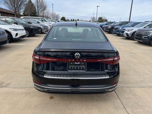Deep Black Pearl 2026 Volkswagen Jetta 1.4T SEL