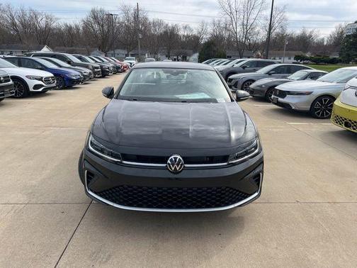 Deep Black Pearl 2026 Volkswagen Jetta 1.4T SEL
