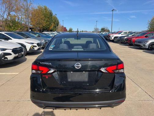 2020 Nissan Versa 1.6 S