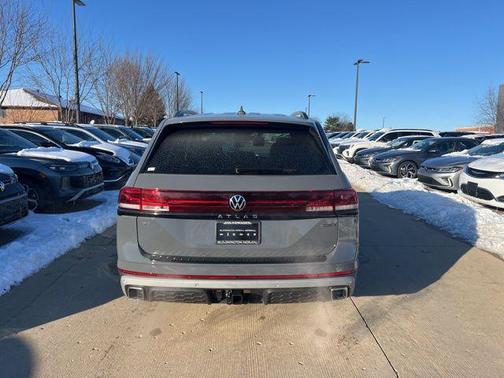 2026 Volkswagen Atlas Peak Edition