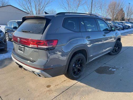 2026 Volkswagen Atlas Peak Edition