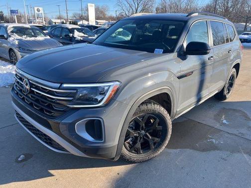 2026 Volkswagen Atlas Peak Edition