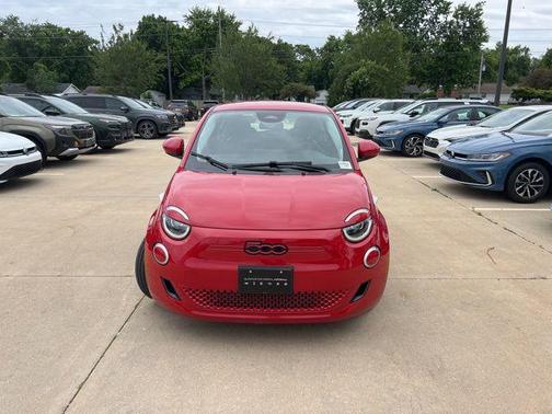 Red by (Red) 2024 FIAT 500e INSPI(RED) FWD