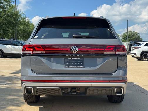 pure gray 2026 Volkswagen Atlas Peak Edition