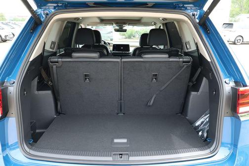 2025 Volkswagen Atlas 2.0T SE w/Technology 4MOTION