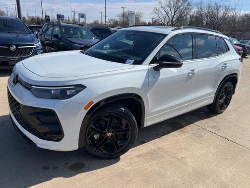 2026 Volkswagen Tiguan 2.0T SE R-Line Black 4MOTION