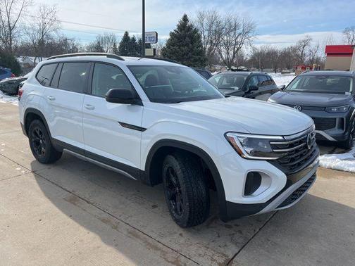 2026 Volkswagen Atlas Peak Edition
