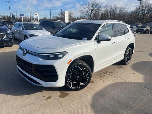 2026 Volkswagen Tiguan 2.0T SEL R-Line 4MOTION