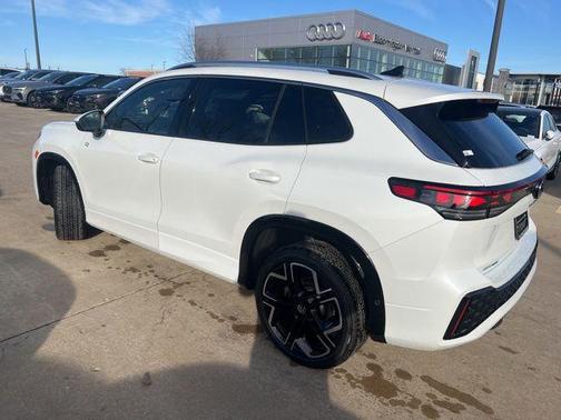 2026 Volkswagen Tiguan 2.0T SEL R-Line 4MOTION