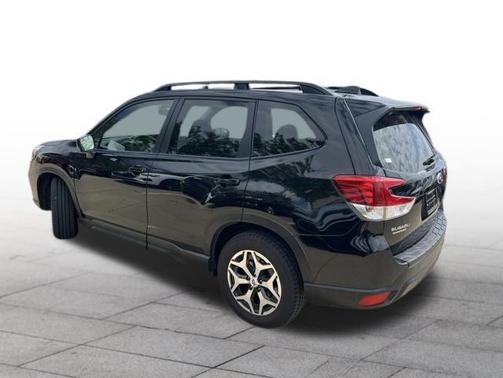 Crystal Black Silica 2021 Subaru Forester Premium