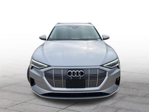 2022 Audi e-tron Premium Plus