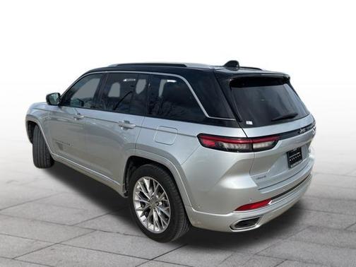 2023 Jeep Grand Cherokee Summit