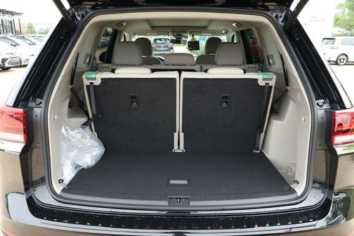 2025 Volkswagen Atlas 2.0T SE w/Technology 4MOTION