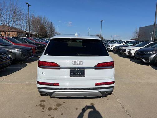 2025 Audi Q7 55 Premium Plus