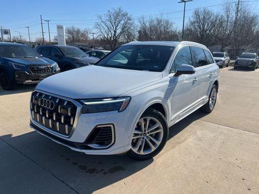 2025 Audi Q7 55 Premium Plus