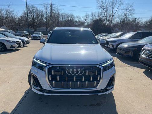 2025 Audi Q7 55 Premium Plus