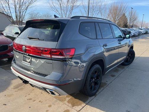 2026 Volkswagen Atlas Peak Edition