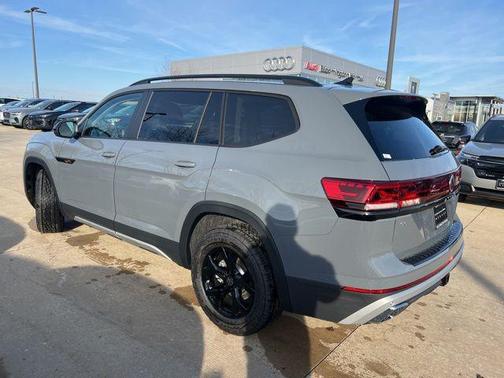 2026 Volkswagen Atlas Peak Edition
