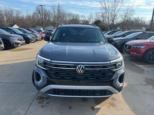 2026 Volkswagen Atlas Peak Edition