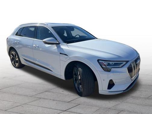 2021 Audi e-tron Premium Plus