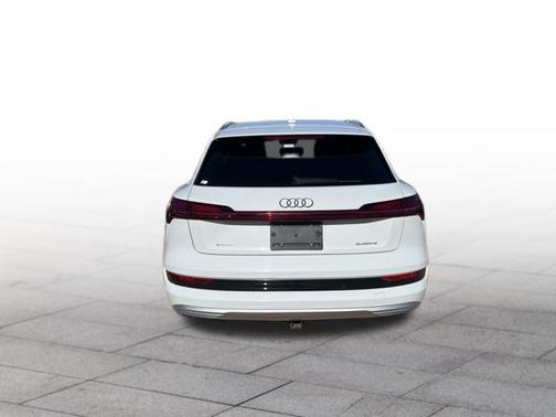 2021 Audi e-tron Premium Plus