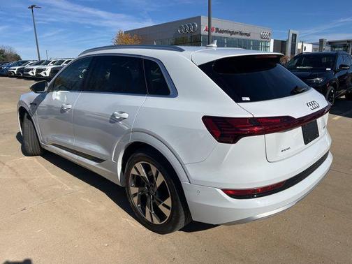 2021 Audi e-tron Premium Plus