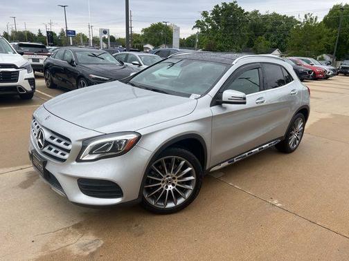Polar Silver Metallic 2018 Mercedes-Benz GLA 250 4MATIC