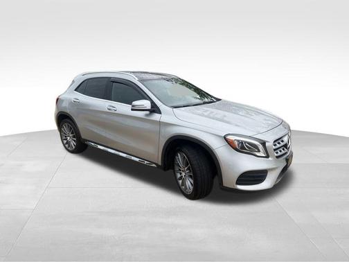 Polar Silver Metallic 2018 Mercedes-Benz GLA 250 4MATIC