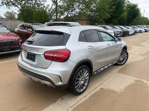 Polar Silver Metallic 2018 Mercedes-Benz GLA 250 4MATIC