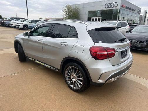 Polar Silver Metallic 2018 Mercedes-Benz GLA 250 4MATIC