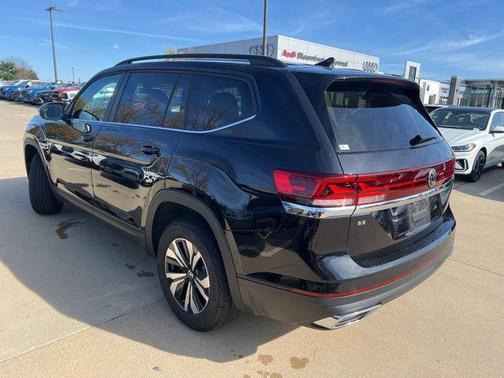 2025 Volkswagen Atlas 2.0T SE