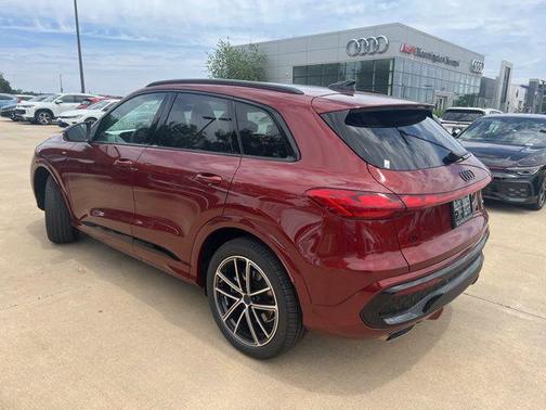 Grenadine Red Metallic 2026 Audi Q5 Prestige TFSI quattro S tronic