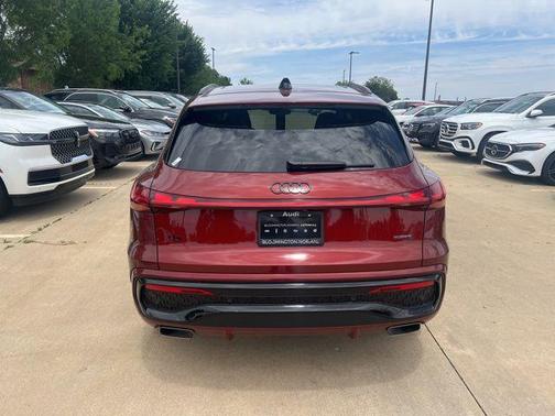 Grenadine Red Metallic 2026 Audi Q5 Prestige TFSI quattro S tronic