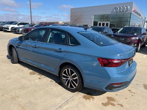 2026 Volkswagen Jetta 1.4T SE