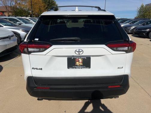 2020 Toyota RAV4 XLE