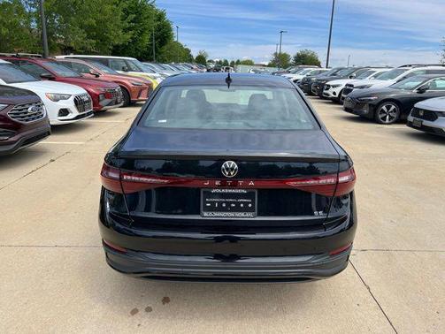 Deep Black 2026 Volkswagen Jetta 1.4T SE