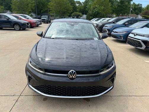 Deep Black 2026 Volkswagen Jetta 1.4T SE