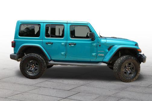 Bikini Pearlcoat 2019 Jeep Wrangler Unlimited Sahara