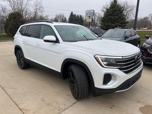 2026 Volkswagen Atlas 2.0T SE w/Technology 4MOTION