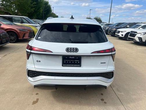 Glacier White Metallic 2026 Audi Q3 TFSI quattro S tronic