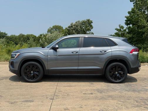 2025 Volkswagen Atlas Cross Sport 2.0T SE w/Technology 4MOTION