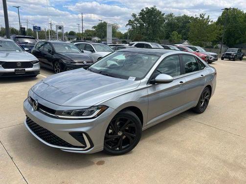 Pyrite Silver Metallic 2026 Volkswagen Jetta 1.4T SE