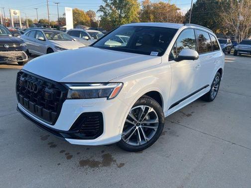 2026 Audi Q7 45 Premium Plus