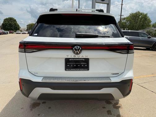 2025 Volkswagen Tiguan 2.0T SE 4MOTION