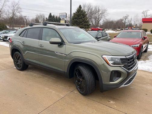 avocado green pearl 2026 Volkswagen Atlas Cross Sport 2.0T SE w/Technology 4MOTION SUV