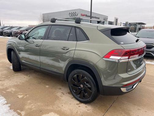 2026 Volkswagen Atlas Cross Sport 2.0T SE w/Technology 4MOTION