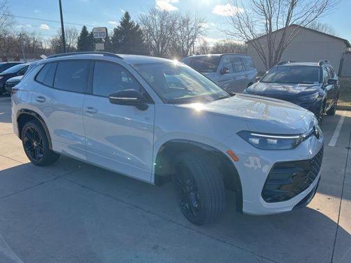 sandstone 2026 Volkswagen Tiguan 2.0T SE R-Line Black 4MOTION SUV