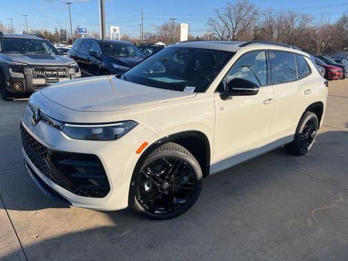 2026 Volkswagen Tiguan 2.0T SE R-Line Black 4MOTION