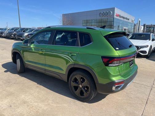 2026 Volkswagen Taos SEL