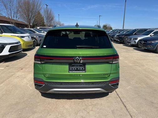 2026 Volkswagen Taos SEL